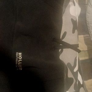 Mens XL Hollister hoodie, worn once amd super comfy.